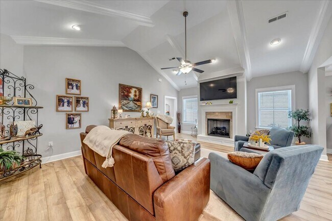 Building Photo - Beautiful 4BR/2.5BA  Full Brick Home in Co...