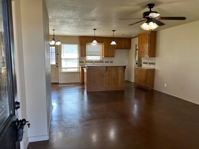 Building Photo - Cozy 2 Bed 2 Bath Home