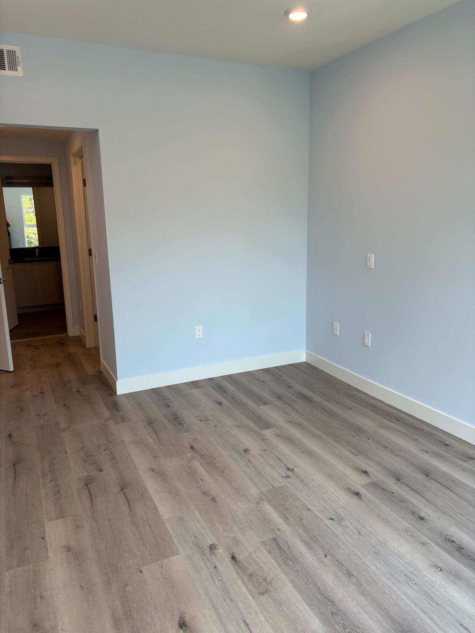 Building Photo - 10739 Kling St