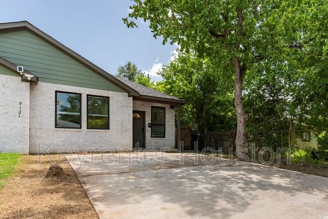 Building Photo - 5121 Southwind St