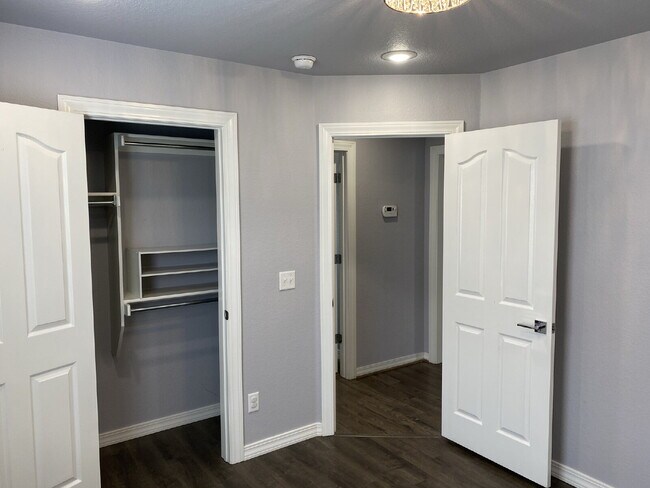 Building Photo - 572 Branchwood Ave