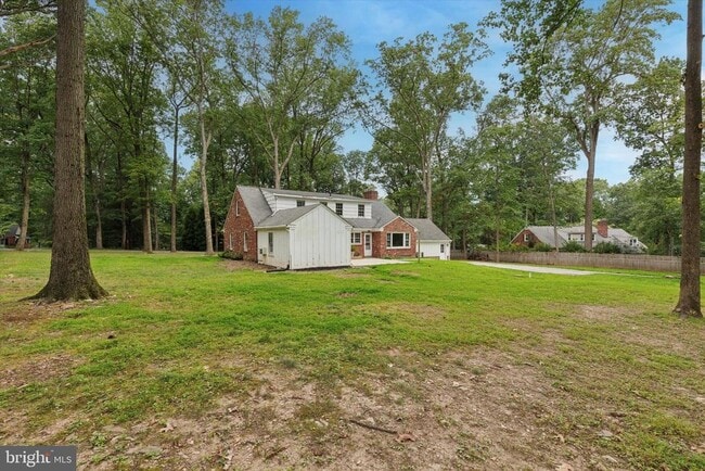 Building Photo - 310 Pine Tree Rd