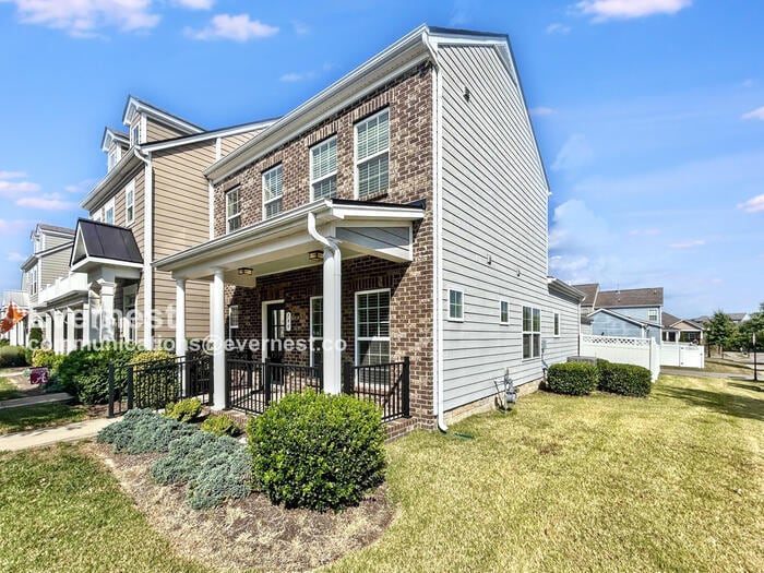 Building Photo - 744 Westcott Ln