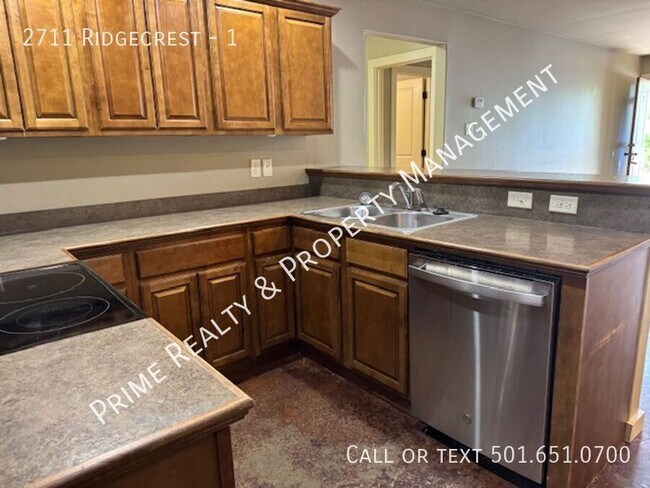 Building Photo - 2711 Ridgecrest-1