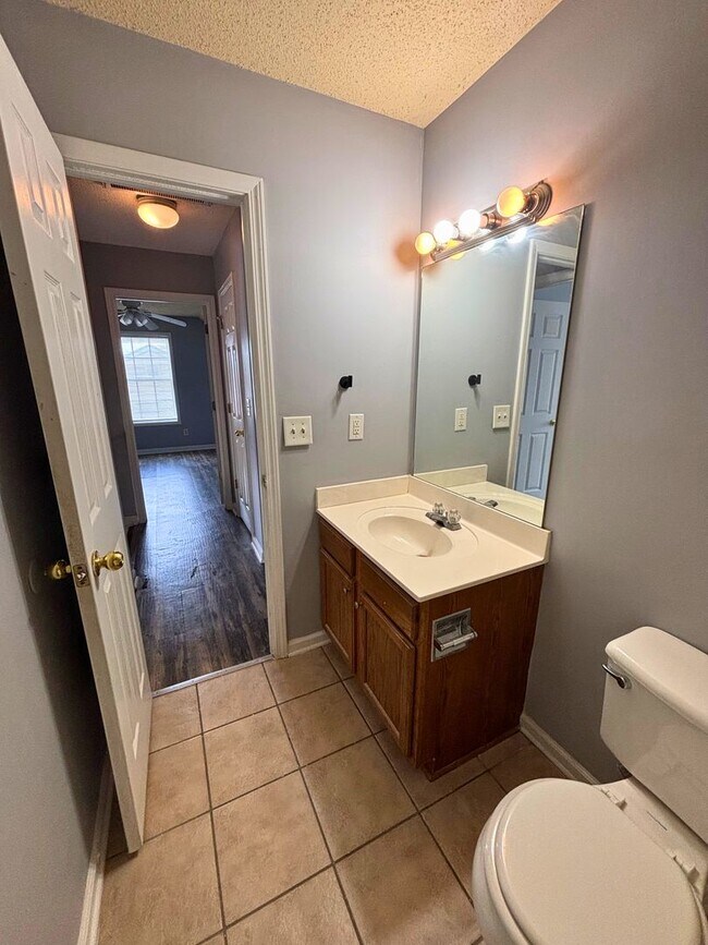 Building Photo - 216 Springfield Cir