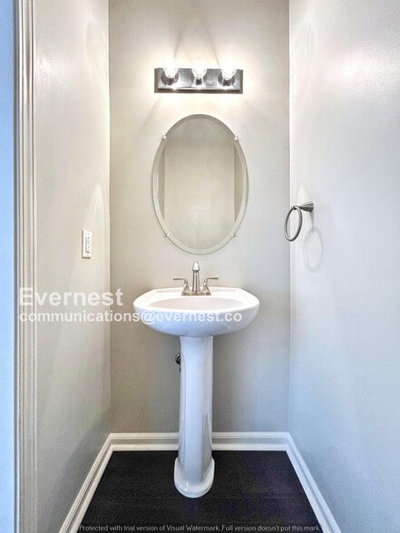 Building Photo - 5225 Southfork Blvd