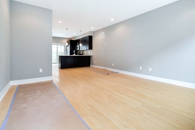 Building Photo - Spacious 3 Bedroom Home in Fishtown