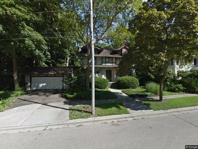 Primary Photo - 630 E Holmes St