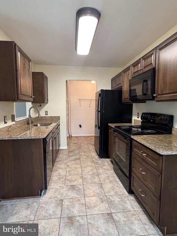 Building Photo - 11207 Kensington Pl