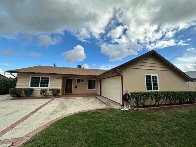 Building Photo - Stunning 5 bedroom tree lined cul-de-sac street in West Hills