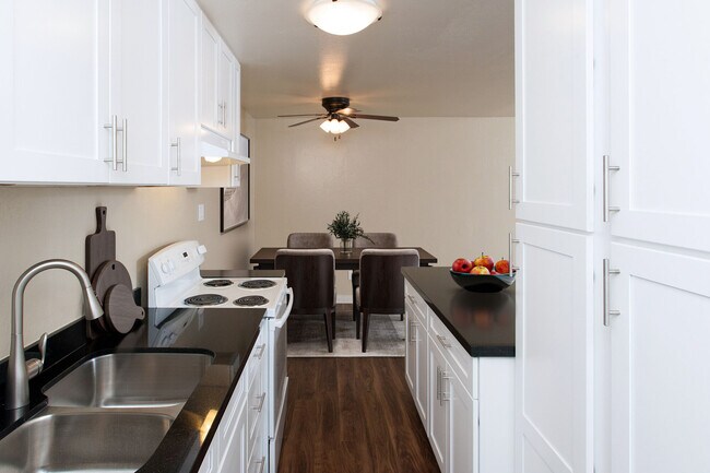 Building Photo - Montoya Garden