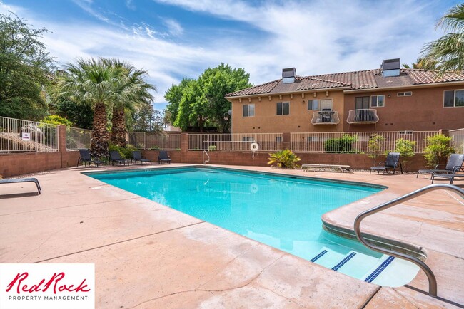Building Photo - Lovely 2 Bedroom Condo. Pet Friendly!