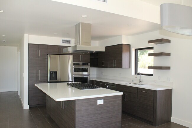 Building Photo - 1220 Rancho Dr