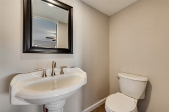 Building Photo - 1424 Stagecoach Dr