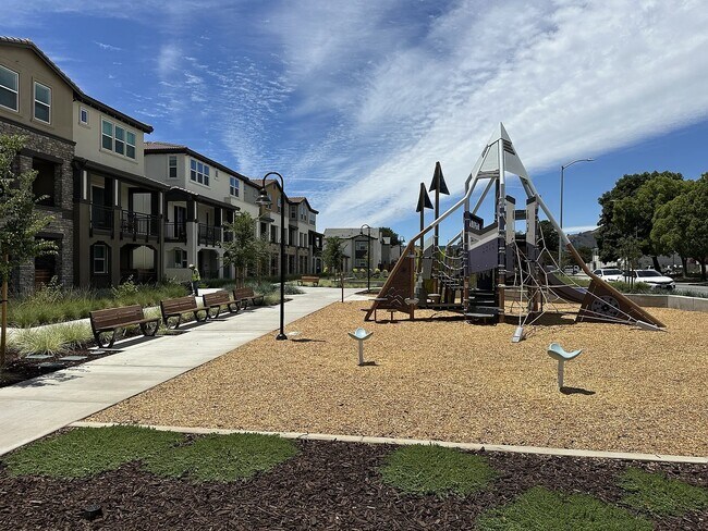 Building Photo - 967 Bosco Ln