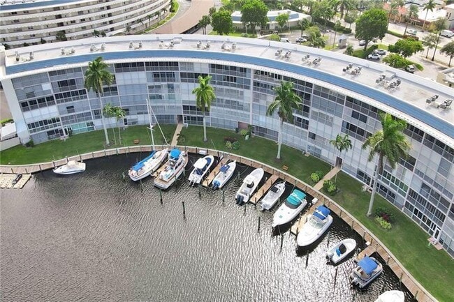 Building Photo - 1537 E Hillsboro Blvd