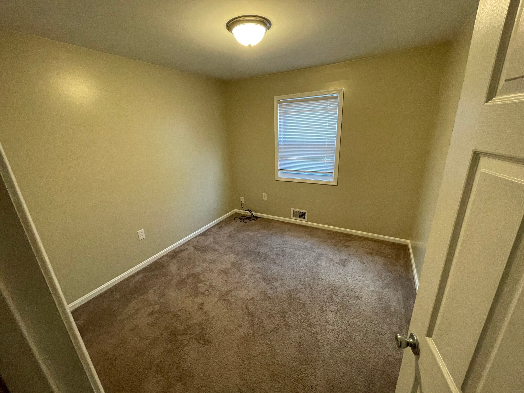 Bdrom - 36 Bristol Ct