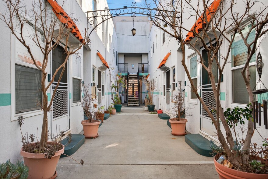 Building Photo - 1912 2nd St