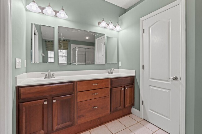 Building Photo - 293 Edge of Woods Rd