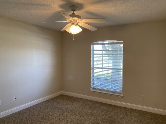 Building Photo - 9533 Maidstone Mill Dr W