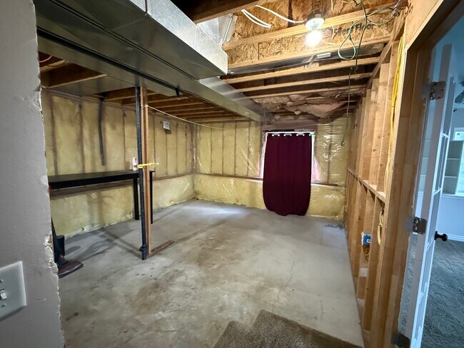 Building Photo - 4031 Montego Dr