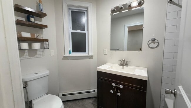 Building Photo - 137A Dekalb Ave