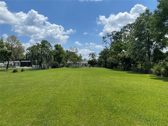 Building Photo - 12860 Lake Sawyer Ln