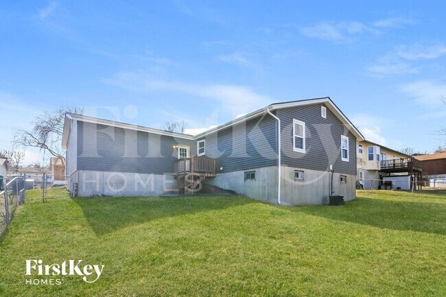 Building Photo - 2141 Treasure Island Dr