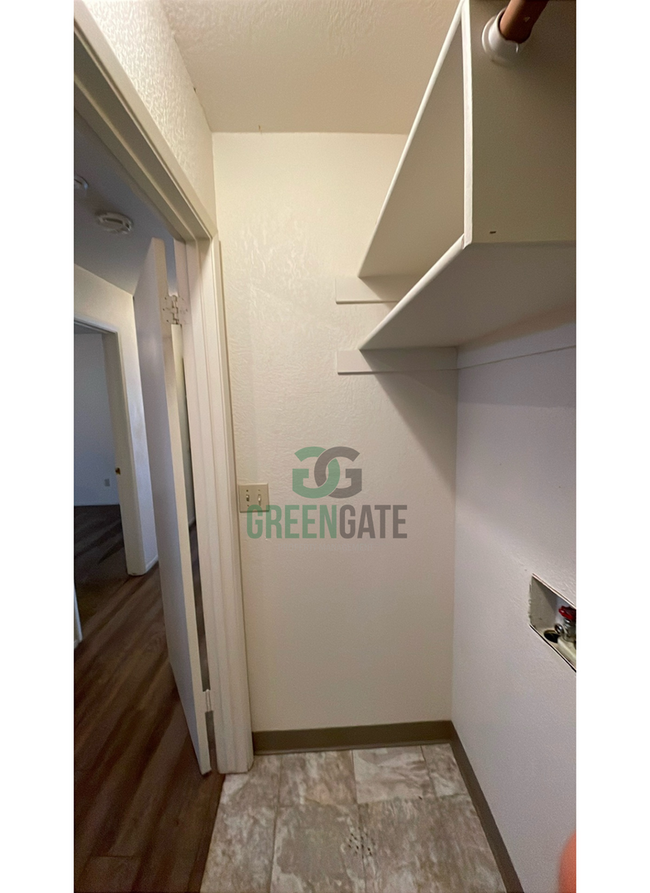 Building Photo - Gate Community 2 Bedroom Condo Availabilit...