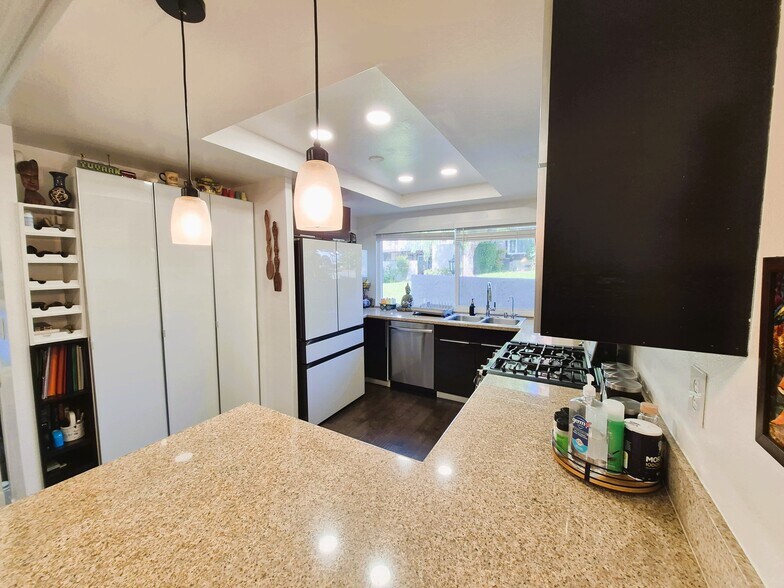 Building Photo - 5313 Sevilla Ct