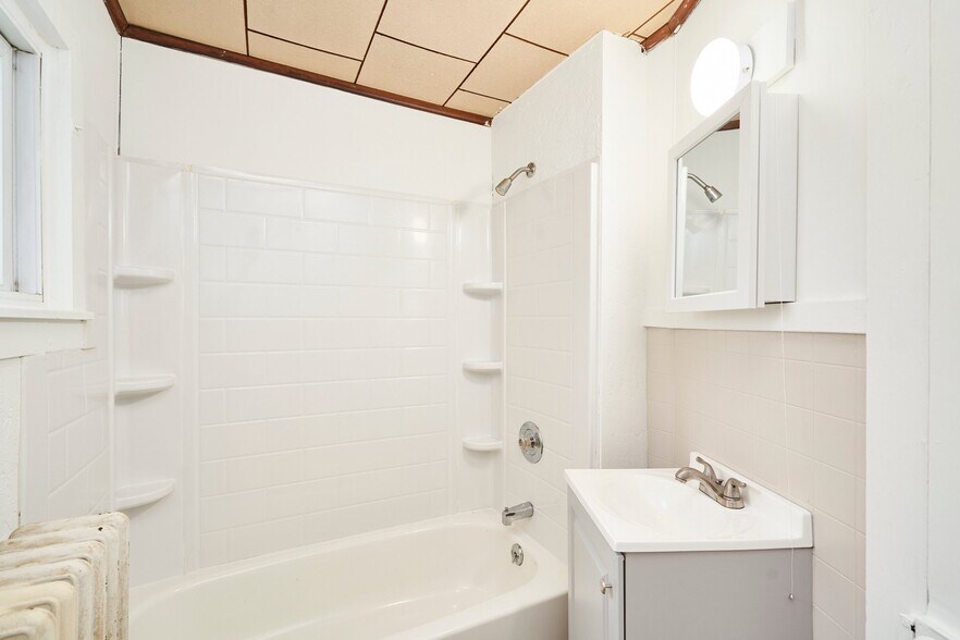 Building Photo - 221 Mulberry St