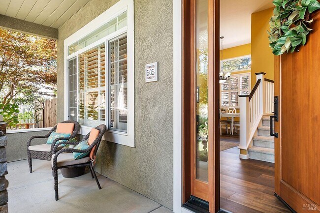 Building Photo - Two Level Home in Windsor with 4 Bedroom and 3 full Bath