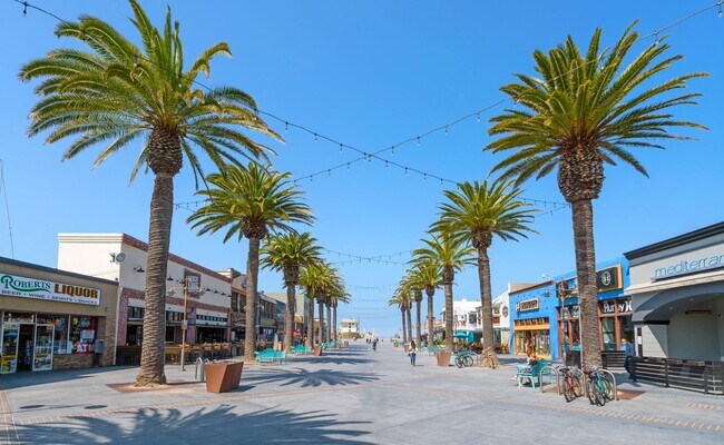 Building Photo - Classic Hermosa Beach Home!