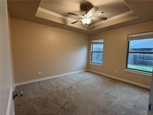 Building Photo - 522 Vee St