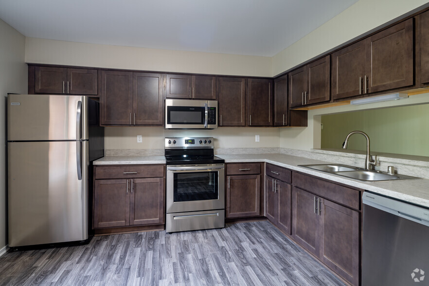 Boulevard Apartments - 2651 Greenstone Blvd Auburn Hills MI 48326 ...