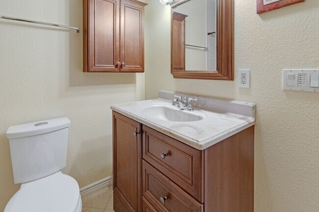 Building Photo - 6994 Ketchum Dr