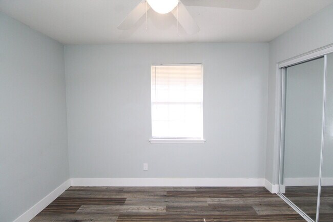 Building Photo - Updated West Pensacola 3BR Home with Luxury Plank Flooring, Modern Kitchen, 1-Car Garage & Large ...