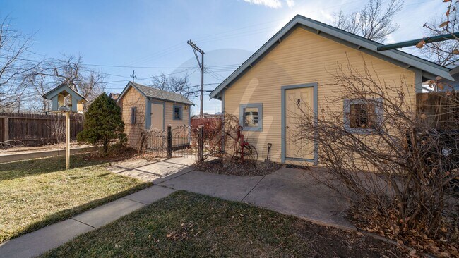 Building Photo - 1111 W Pikes Peak Ave