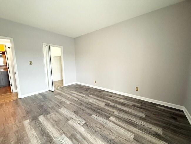 Building Photo - 5709 Lyons View Pike