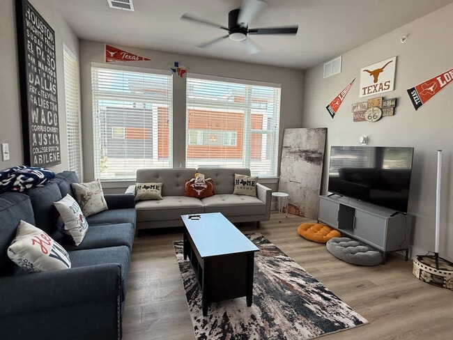 Building Photo - 12208 Tech Ridge Blvd