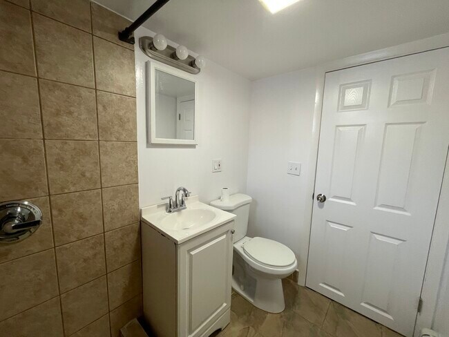 Building Photo - 7722 W Belmont Ave