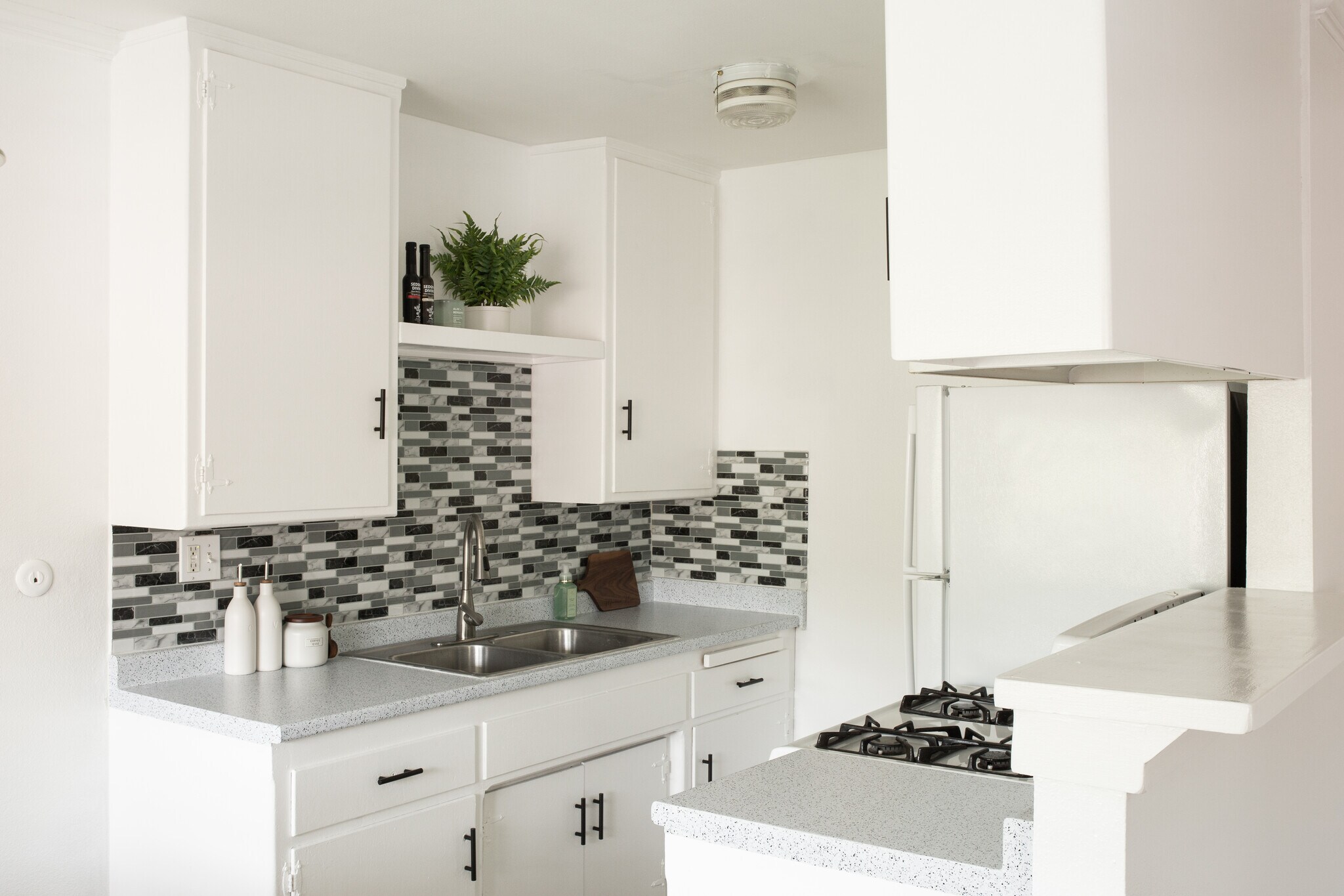 Building Photo - 460 Vista Ave