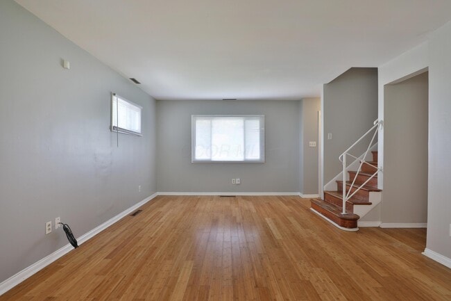 Building Photo - 2353 Hanna Dr