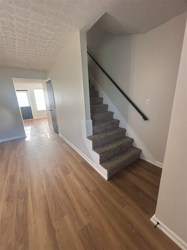 Building Photo - 959 Potter Ave