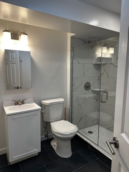 Primary Photo - 54 Queensberry St