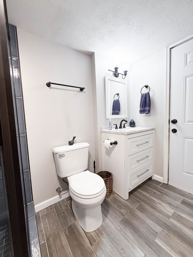 Building Photo - Fully Furnished Studio | Green Island Hills | All Utilities Included | Mid-Term Rental