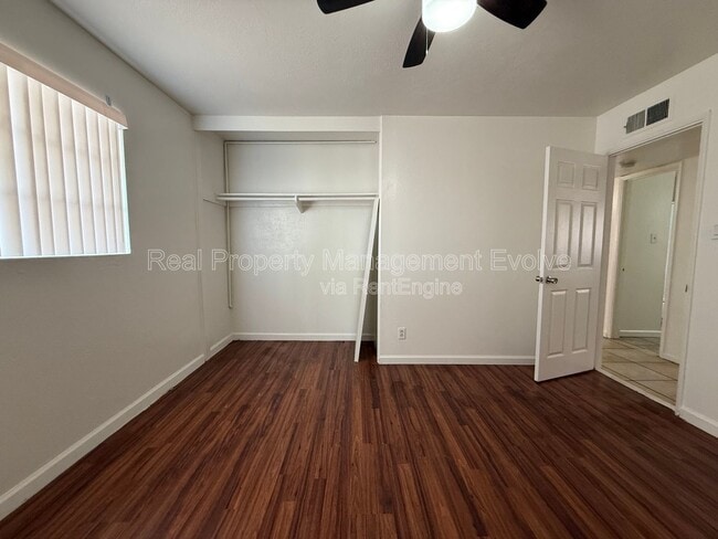 Building Photo - 3926 W Bethany Home Rd