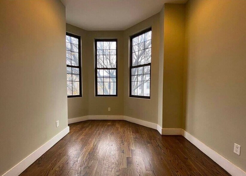 Building Photo - 1076 Greene Ave