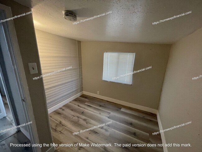 Building Photo - 15227 Plum St