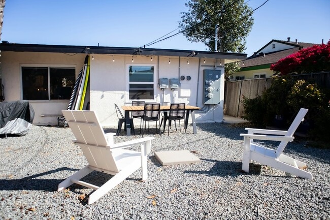 Building Photo - 565 Madrona St